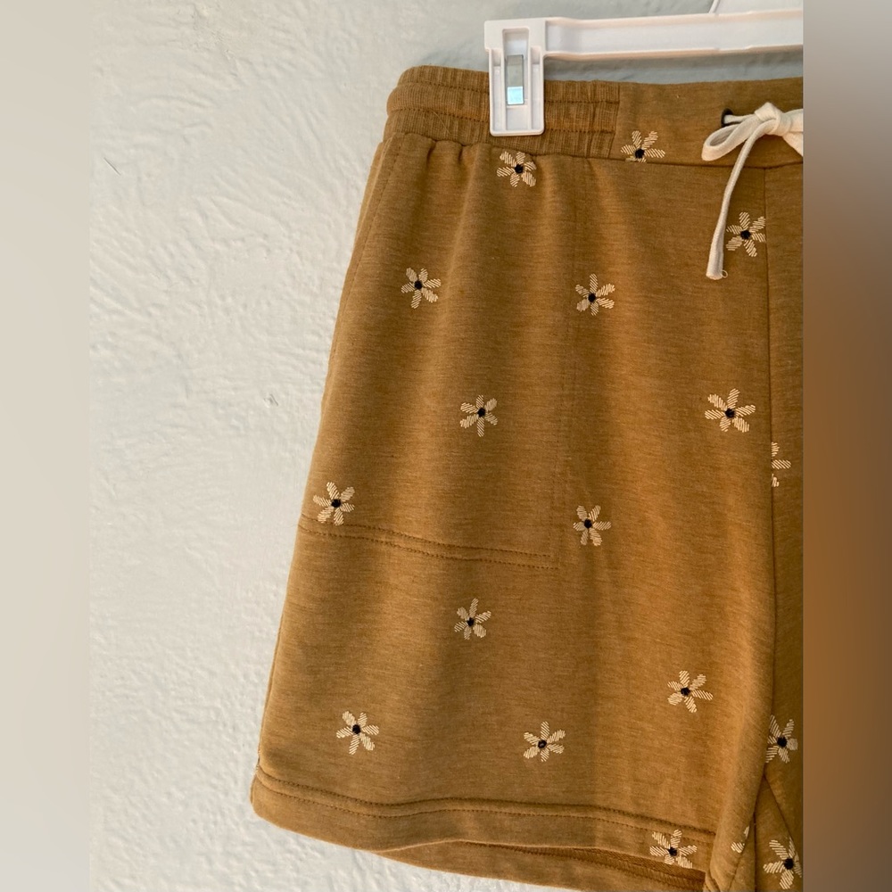 Jane & Delancey Mustard-Yellow Embroidered Shorts - Picture 4 of 6